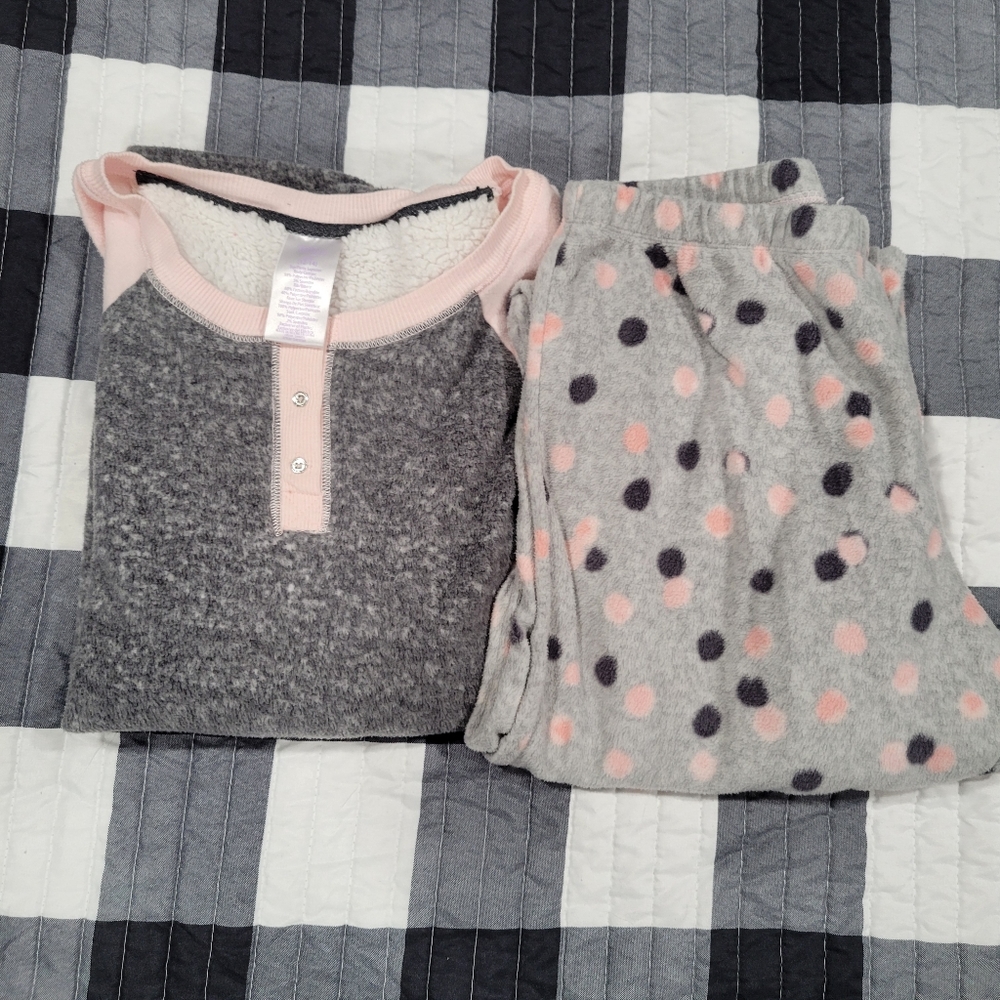 Women's Secret Treasures Sleepwear,  Size Medium good condition
